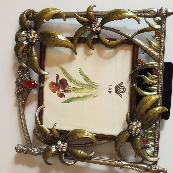 Picture Frame 4 x 4 FREE With $30 Purchase - Picture 5 of 12